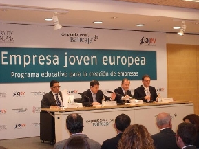 Rueda de prensa presentaci�n EIE. Jorge Castillejo, Presidente AJEV; Jose Luis Olivas, Presidente Bancaja; Alejandro Font de Mora, Conseller de Educaci�n y Rafael Carbonell, Director General de Ordenaci�n y Centros Docentes