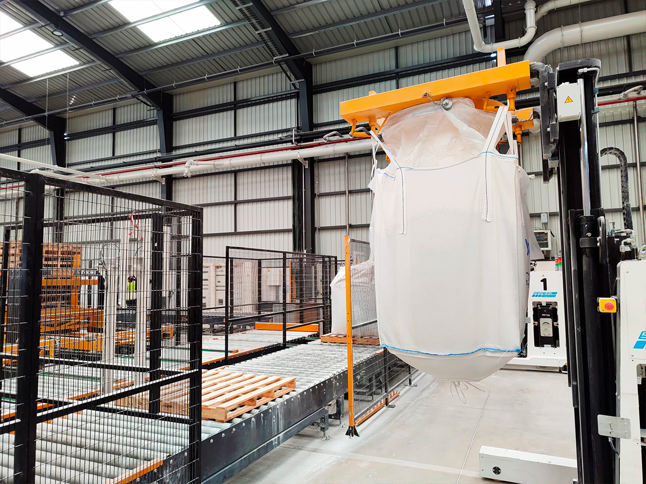 Innova Group installs a state-of-the-art packaging line for chemical compounds in Younexa