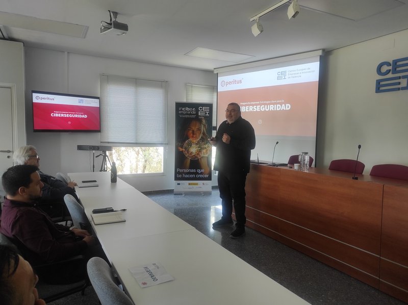 Antonio Navarro, CEO de Peritus durante la charla.