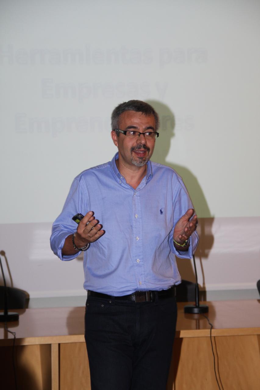 Moreno durante su ponencia en la jornada