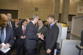 282 Alberto Fabra visita stands de empresas de reciente creación