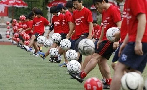 El fútbol, asignatura obligatoria en China para cumplir su sueño