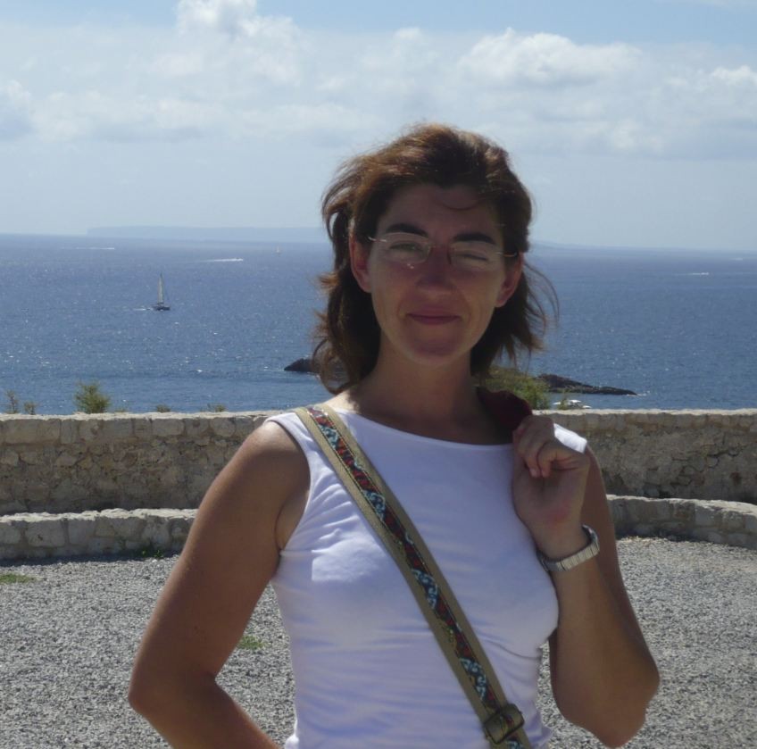 Isabel Elvira, El Caj�n Esc�nico