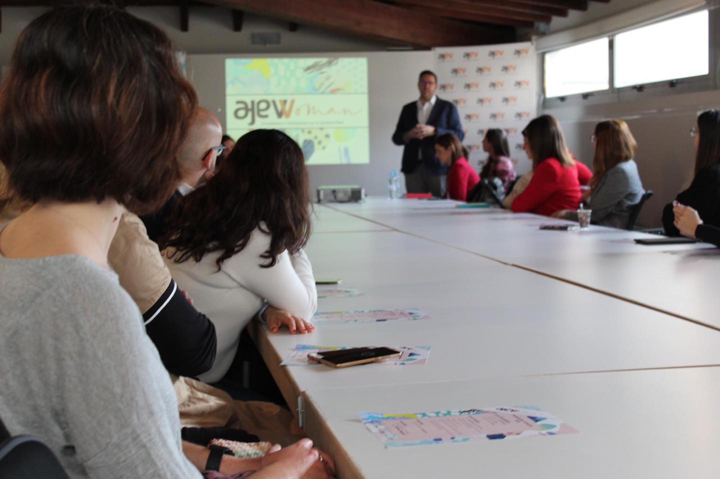 AJEV presenta su programa de acciones para el fomento de la igualdad de género