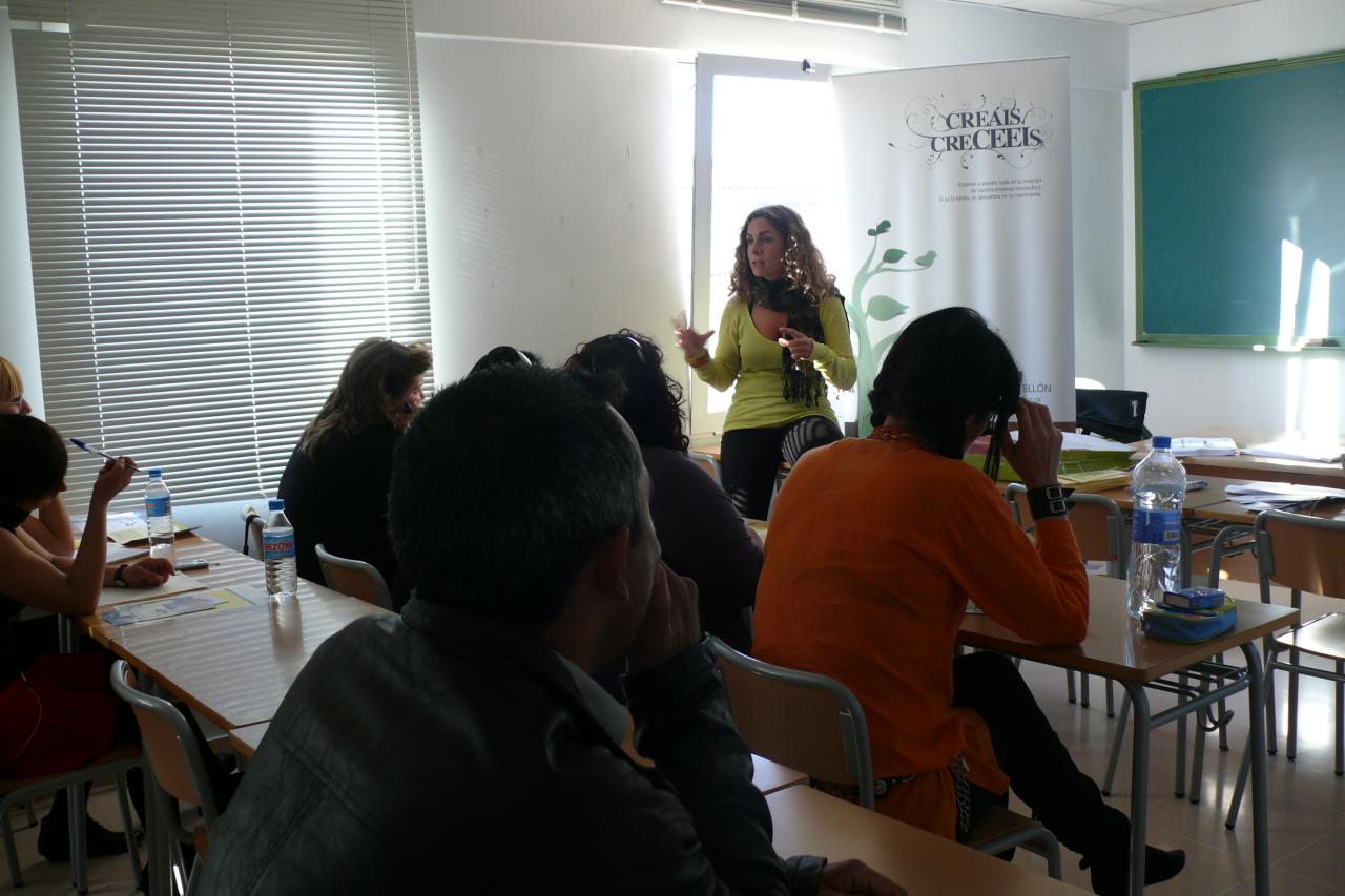 Emprende +: Taller de ideas. Creatividad. Jornada en Almenara